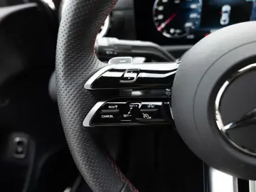 MERCEDES-BENZ CLA 250 e Coupé AMG-Sport MLB Pano HUD…