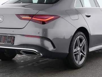 MERCEDES-BENZ CLA 250 e AMG Pano Distroni 360  Multi…