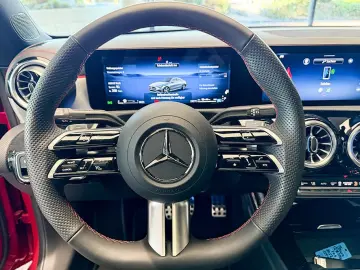 MERCEDES-BENZ CLA 250 e AMGLP Night LED Pano AHK Tot…