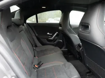 MERCEDES-BENZ CLA 250 e Coupé AMG-Sport MLB Cam Pano…