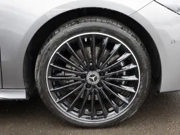 MERCEDES-BENZ CLA 250 e Coupé AMG-Sport MLB Cam Pano…