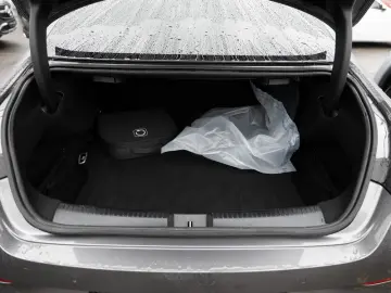 MERCEDES-BENZ CLA 250 e Coupé AMG-Sport MLB Cam Pano…