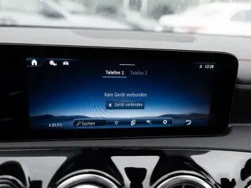 MERCEDES-BENZ CLA 250 e Coupé AMG-Sport MLB Cam Pano…