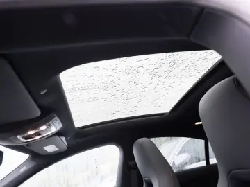 MERCEDES-BENZ CLA 250 e Coupé AMG-Sport MLB Cam Pano…
