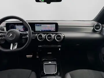 MERCEDES-BENZ CLA 250 4M Coupé AMG AHK MBEAM NIGHT 3…
