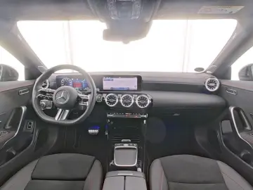 MERCEDES-BENZ CLA 250 e AMG Night Pano Sound Kame Am…