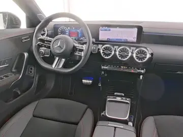 MERCEDES-BENZ CLA 250 e AMG Night Pano Sound Kame Am…