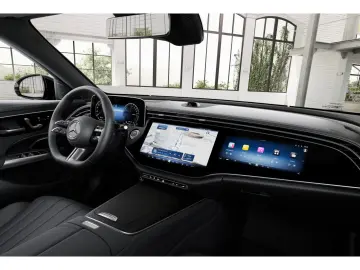 MERCEDES-BENZ E 400 e 4M AMG SUPERS. LEDER HUD AIRMATIC PANO