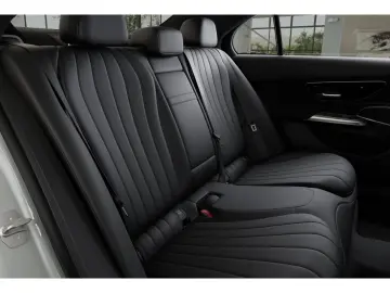 MERCEDES-BENZ E 400 e 4M AMG SUPERS. LEDER HUD AIRMATIC PANO