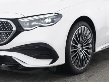 MERCEDES-BENZ E 400 e 4M AMG-Sport Super Pano Burm N…