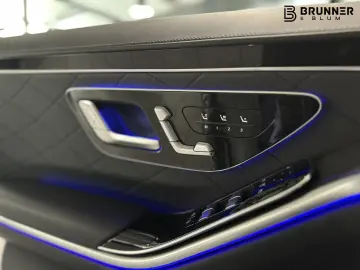 MERCEDES-BENZ S 500 L 4M AMG Pano DriveP Voll!! NP €…