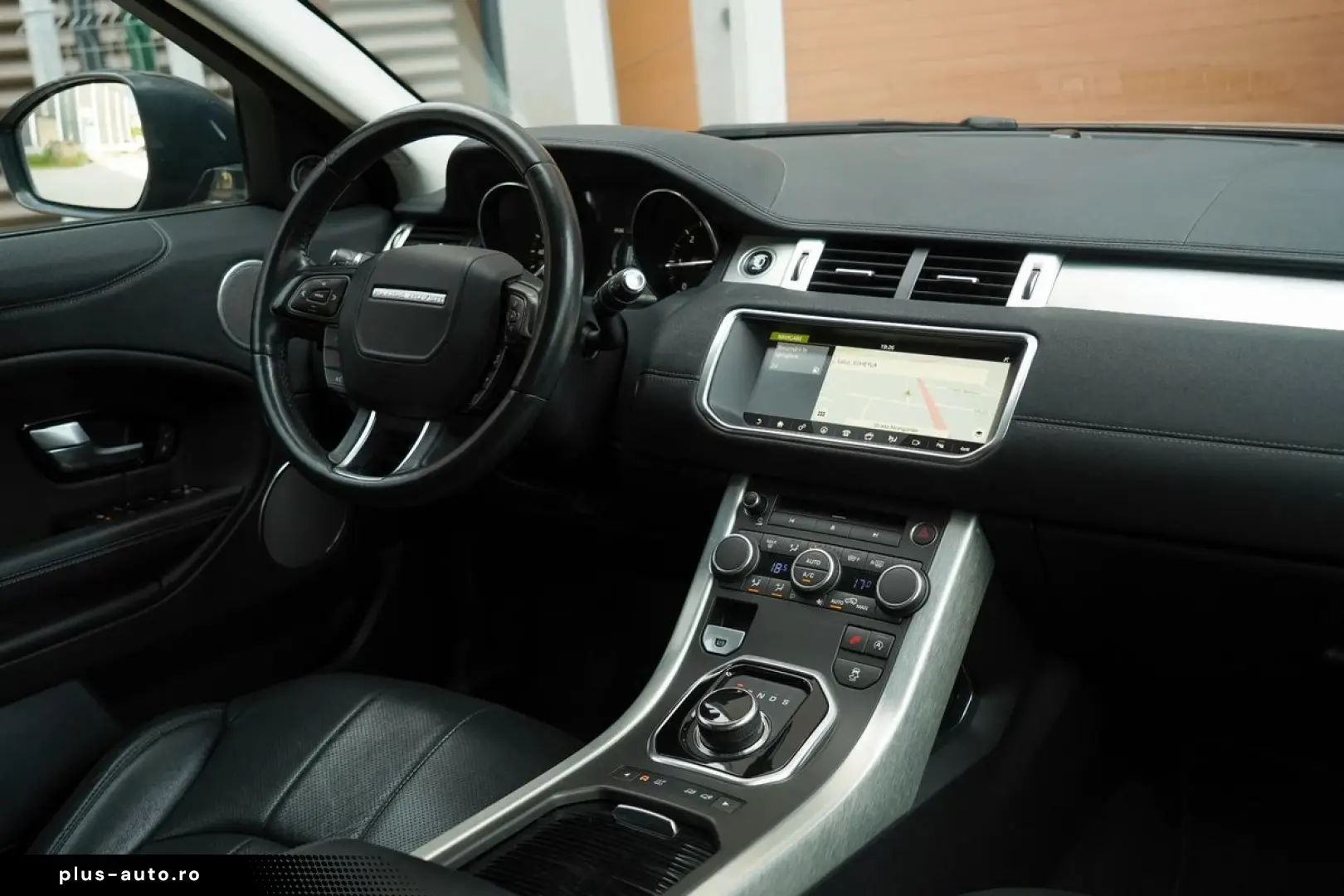 Land-Rover Range-Rover-Evoque