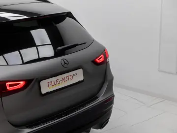 Mercedes-Benz GLA 220