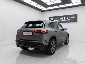 Mercedes-Benz GLA 220