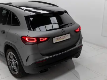 Mercedes-Benz GLA 220