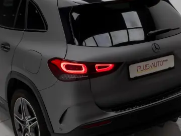 Mercedes-Benz GLA 220