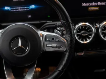 Mercedes-Benz GLA 220