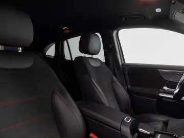 Mercedes-Benz GLA 220