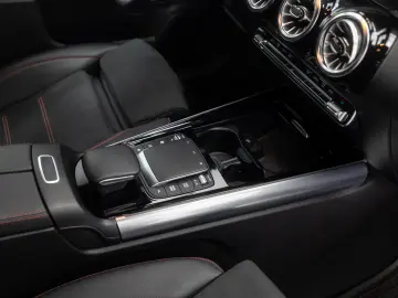 Mercedes-Benz GLA 220