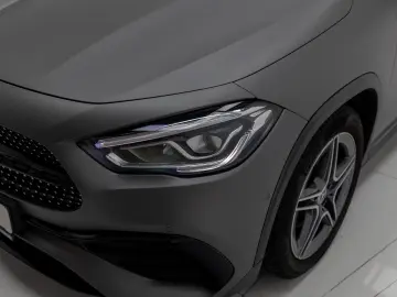 Mercedes-Benz GLA 220