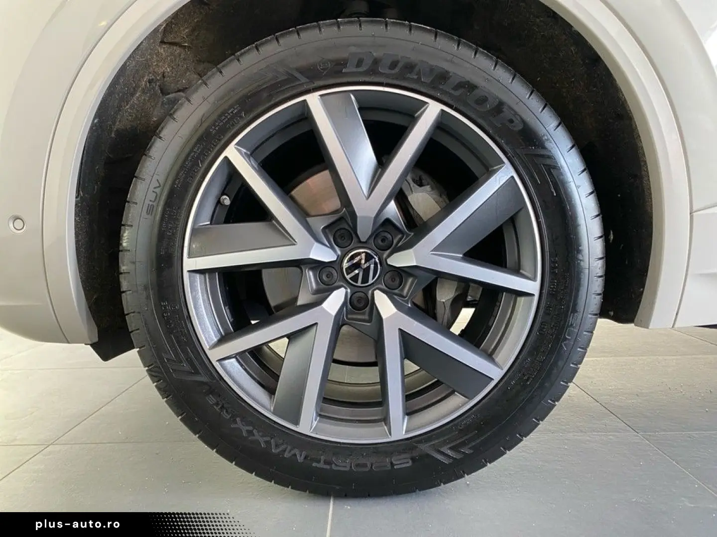 VW Touareg 3.0 TDI 4M R-Line AHK PANO HUD AHK PANO
