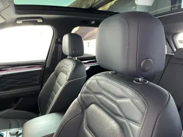 VW Touareg 3.0 TDI 4M R-Line AHK PANO HUD AHK PANO