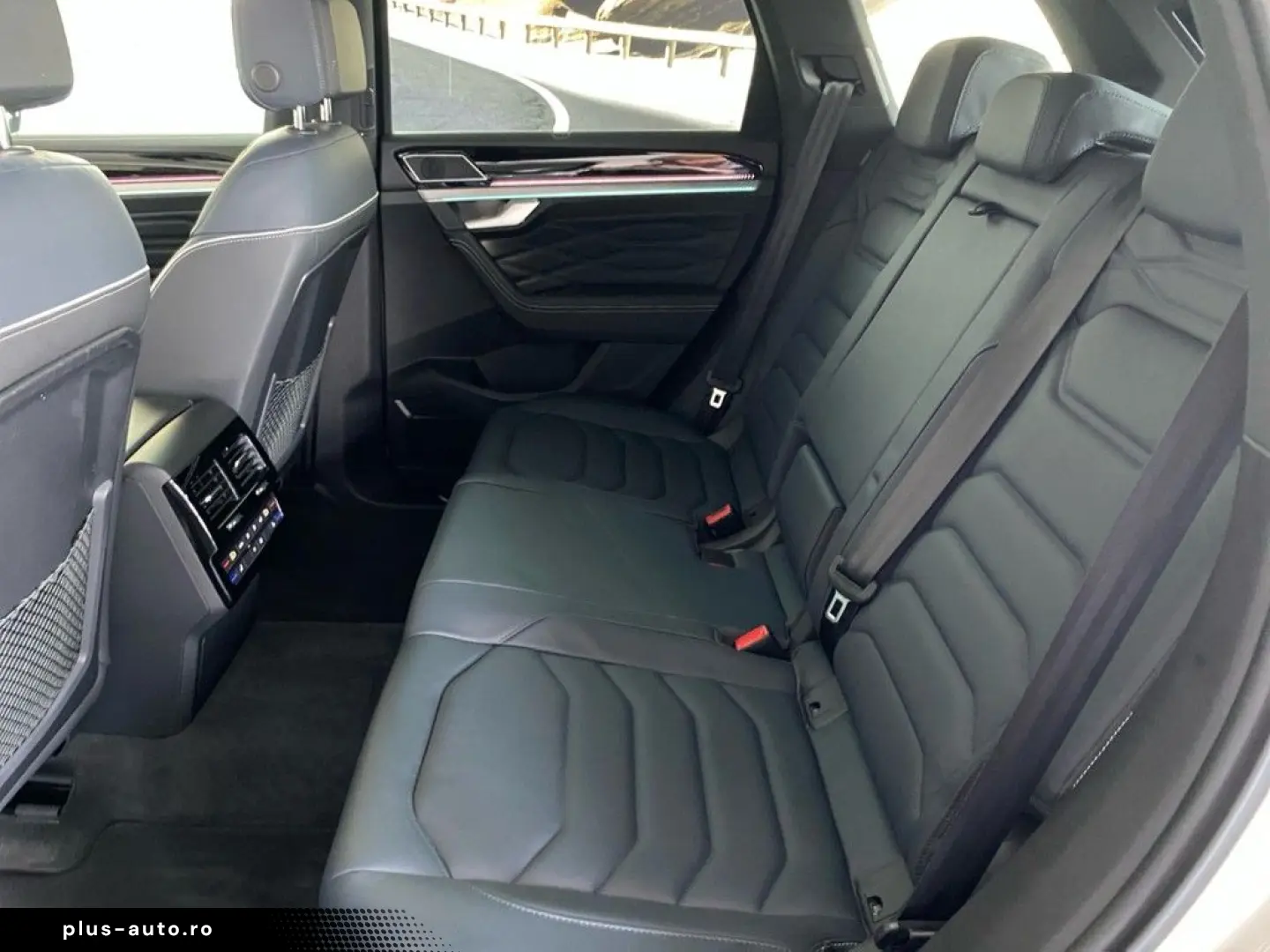 VW Touareg 3.0 TDI 4M R-Line AHK PANO HUD AHK PANO