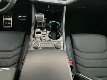 VW Touareg 3.0 TDI 4M R-Line AHK PANO HUD AHK PANO