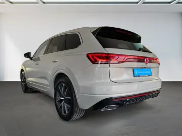 VW Touareg 3.0 TDI 4M R-Line AHK PANO HUD AHK PANO