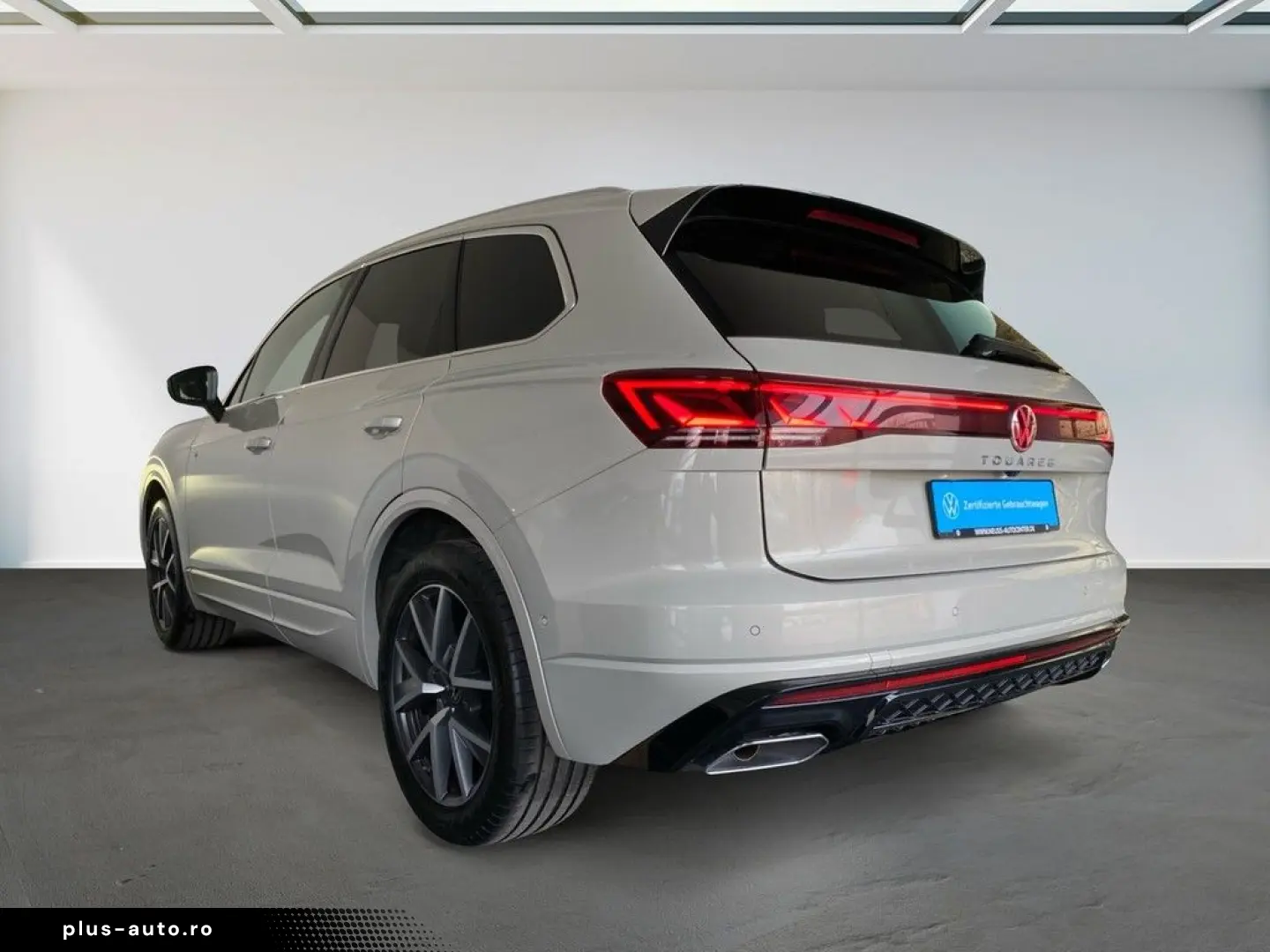 VW Touareg 3.0 TDI 4M R-Line AHK PANO HUD AHK PANO