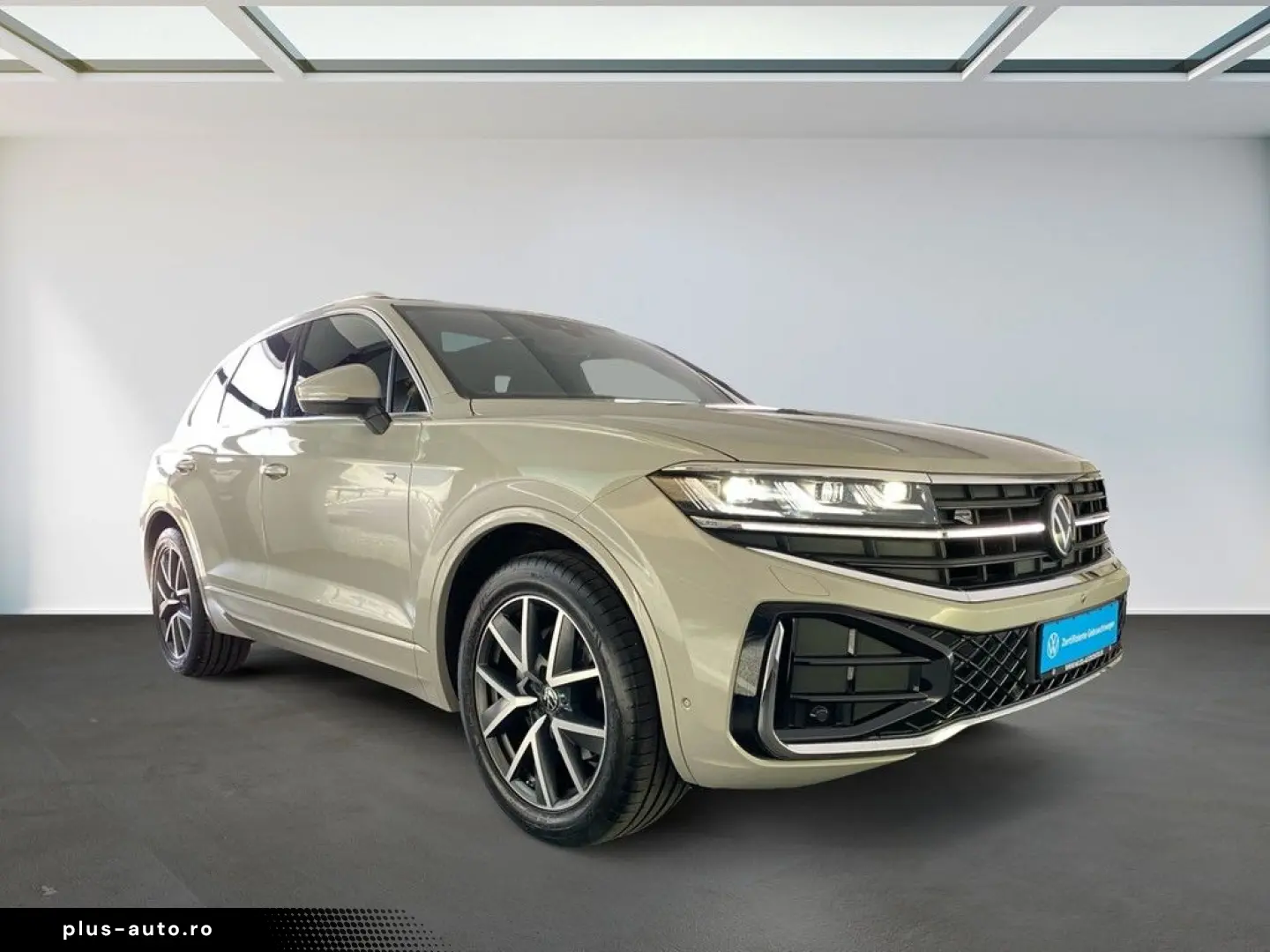 VW Touareg 3.0 TDI 4M R-Line AHK PANO HUD AHK PANO
