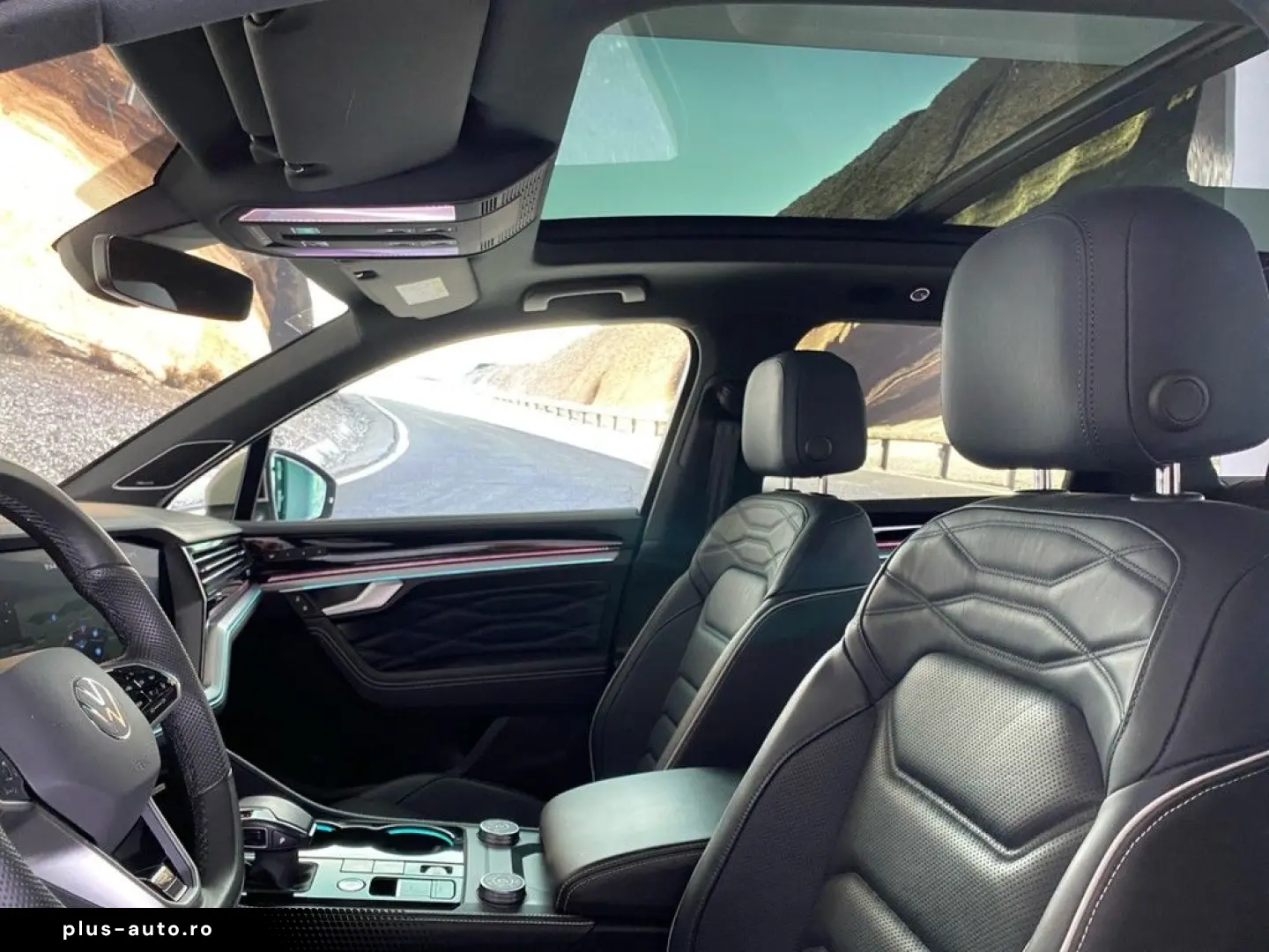 VW Touareg 3.0 TDI 4M R-Line AHK PANO HUD AHK PANO