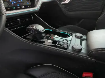 VW Touareg 3.0 TDI 4M R-Line AHK PANO HUD AHK PANO