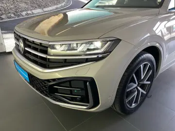 VW Touareg 3.0 TDI 4M R-Line AHK PANO HUD AHK PANO