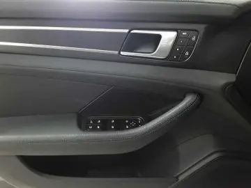 PORSCHE Panamera 4 E-Hybrid Platinum Edition