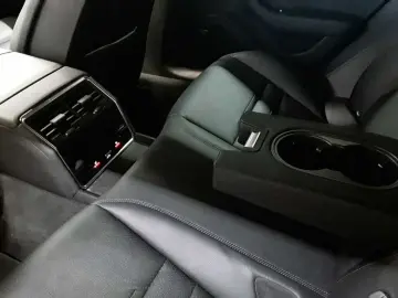PORSCHE Panamera 4 E-Hybrid Platinum Edition