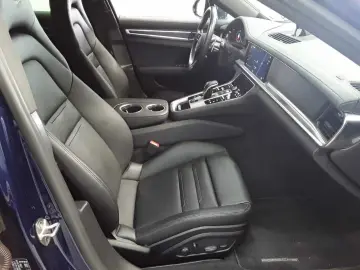 PORSCHE Panamera 4 E-Hybrid Platinum Edition
