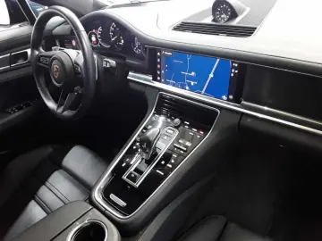 PORSCHE Panamera 4 E-Hybrid Platinum Edition