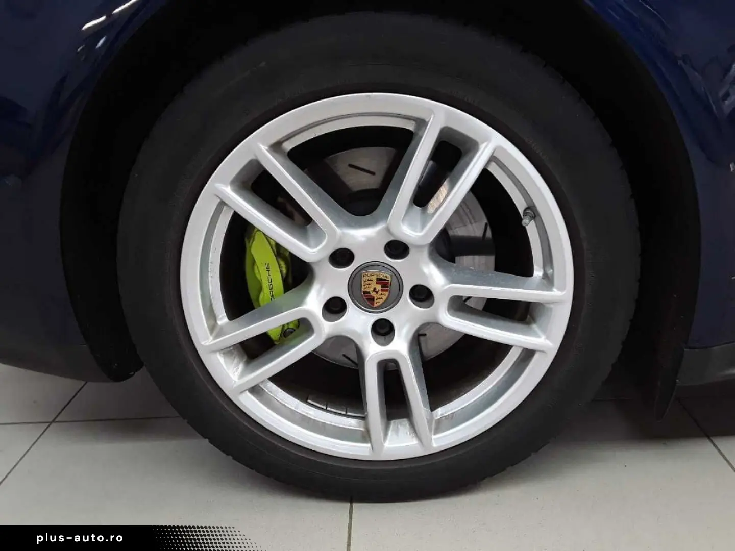 PORSCHE Panamera 4 E-Hybrid Platinum Edition