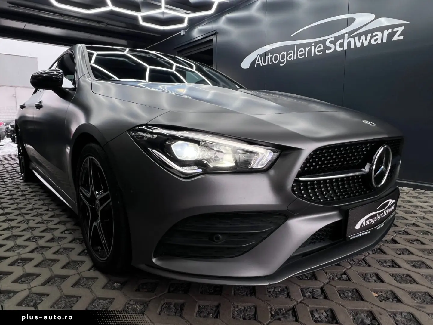 MERCEDES-BENZ CLA 180d Coupé AMG NIGHT DISTR KAM PANO