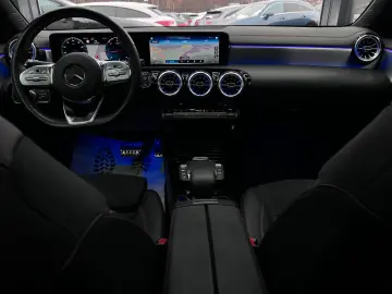 MERCEDES-BENZ CLA 180d Coupé AMG NIGHT DISTR KAM PANO