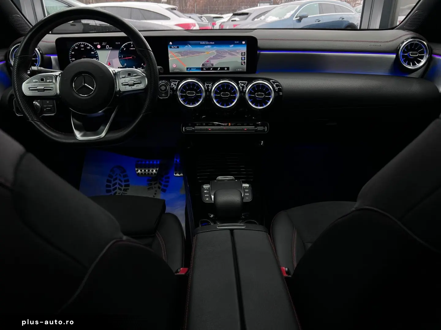 MERCEDES-BENZ CLA 180d Coupé AMG NIGHT DISTR KAM PANO