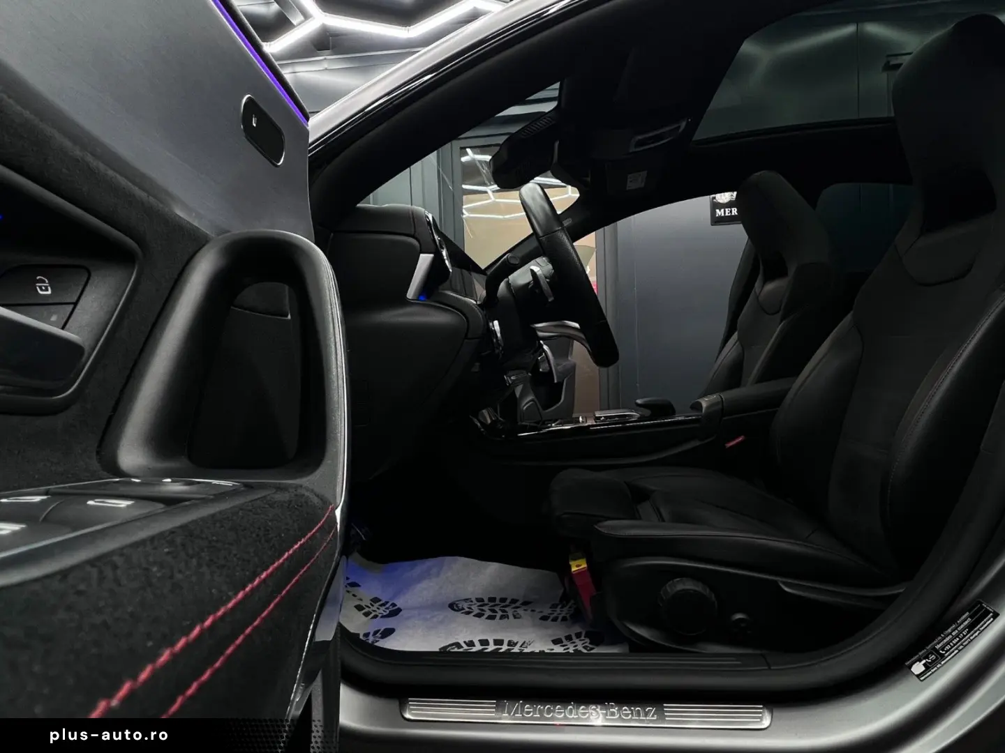 MERCEDES-BENZ CLA 180d Coupé AMG NIGHT DISTR KAM PANO