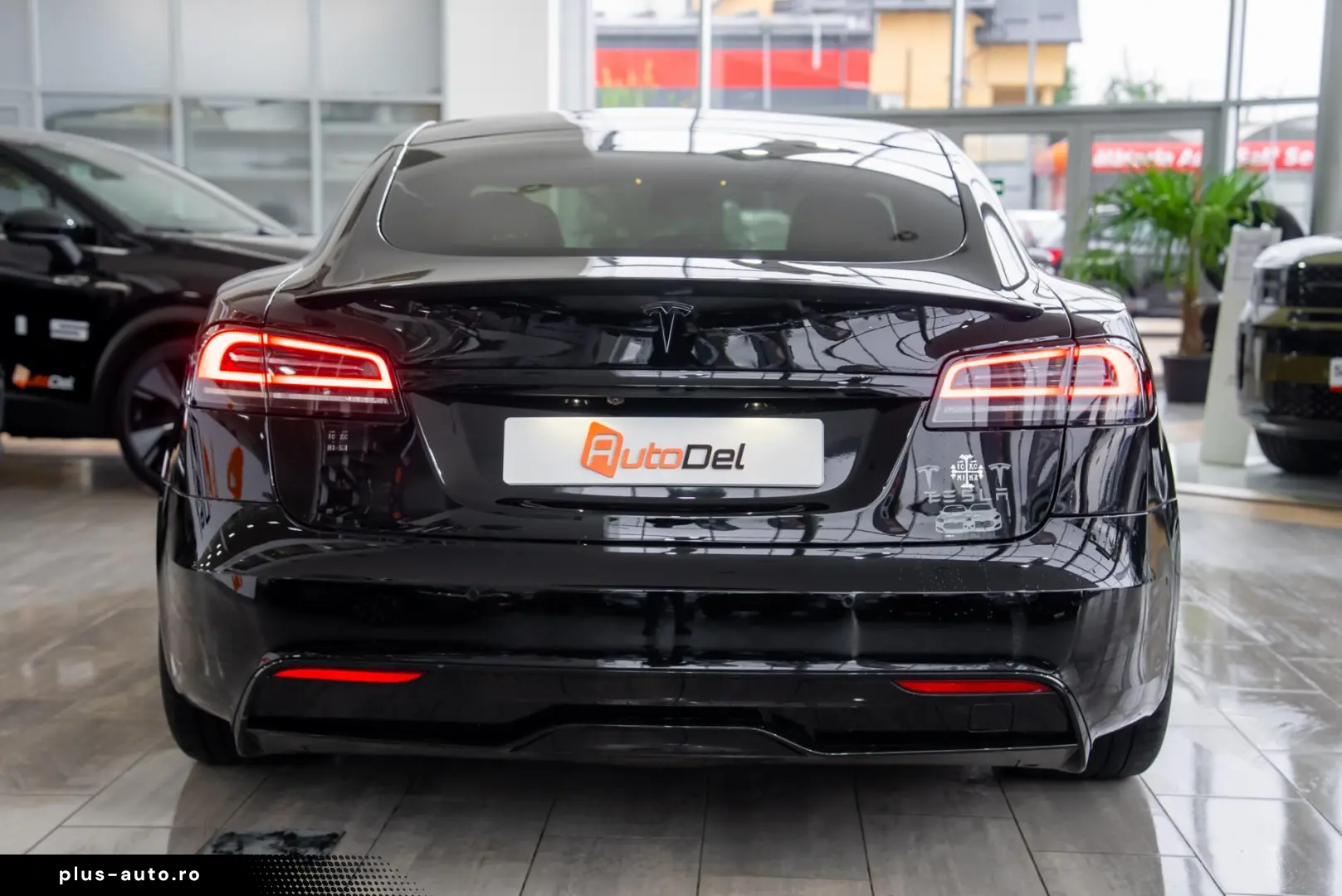 Tesla Model S PLAID