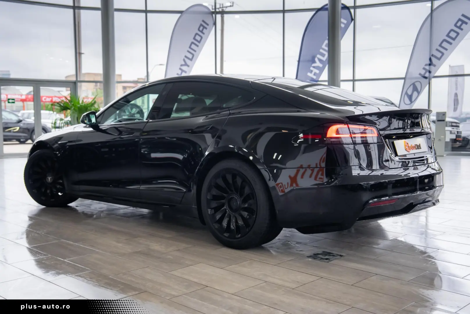 Tesla Model S PLAID