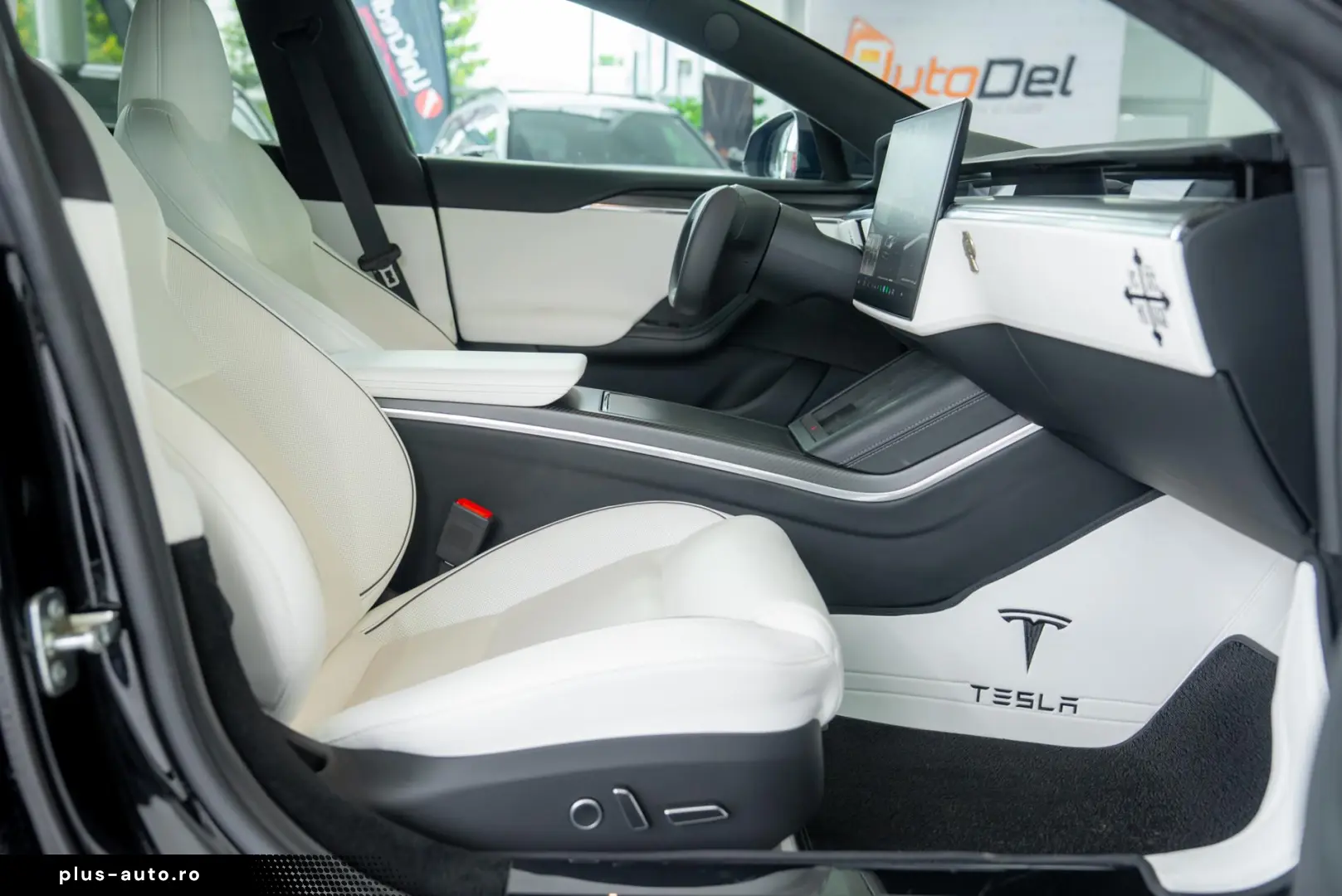 Tesla Model S PLAID