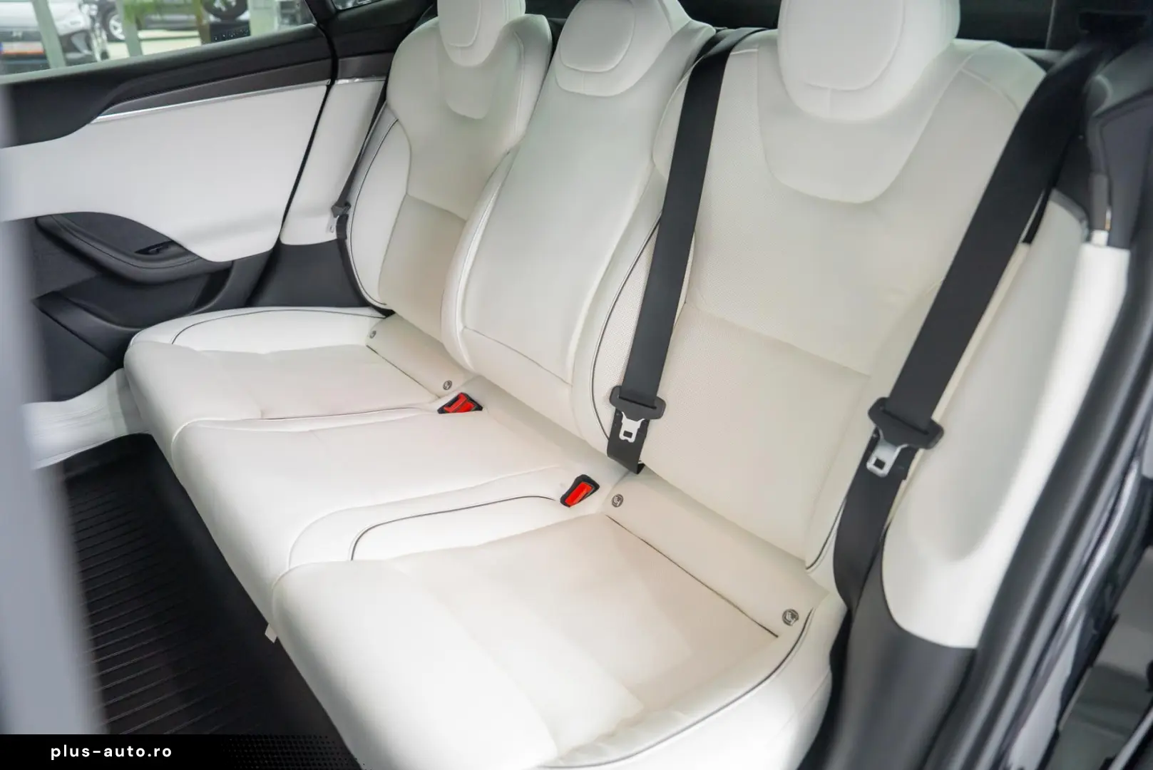 Tesla Model S PLAID
