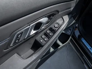 BMW M340d xDrive Touring  Pano  Head-Up  H K  Led