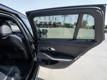 BMW M340d xDrive Touring  Pano  Head-Up  H K  Led