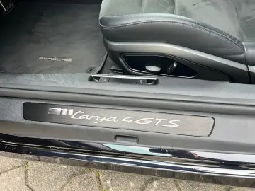 PORSCHE Targa 4 GTS T-Hybrid Sport Chrono BOSE PASM PDK